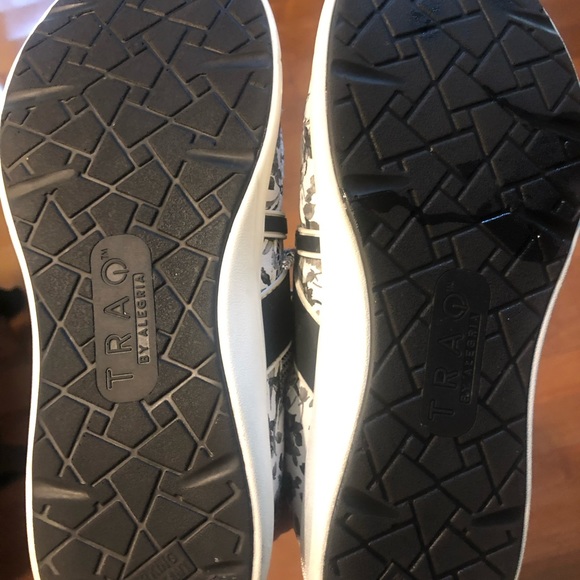 Like new Algeria Traq Qarma shoes (watercolor) - Picture 6 of 6